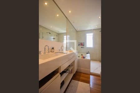 Apartamento à venda com 211m², 3 quartos e 3 vagasBanheiro Suíte 3