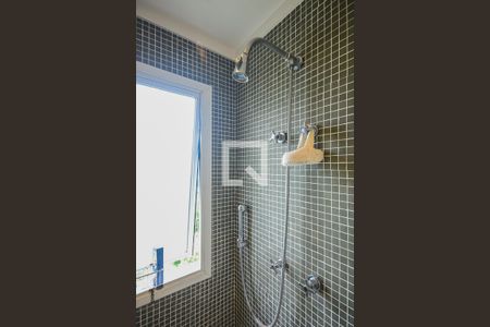 Apartamento à venda com 211m², 3 quartos e 3 vagasChuveiro do Banheiro da Suíte 1 