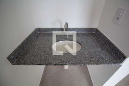 Apartamento para alugar com 37m², 2 quartos e sem vagaBanheiro