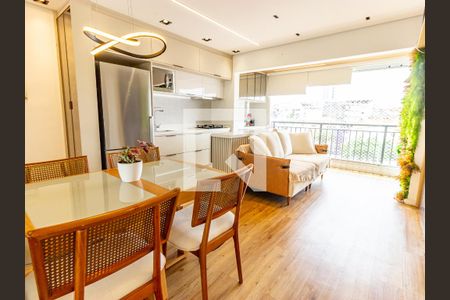 Apartamento para alugar com 46m², 2 quartos e 1 vaga Apartamento para alugar com 46m², 2 quartos e 1 vagaSala, Varanda e Cozinha