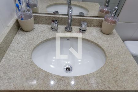 Apartamento à venda com 71m², 2 quartos e 1 vaga Apartamento à venda com 71m², 2 quartos e 1 vagaBanheiro