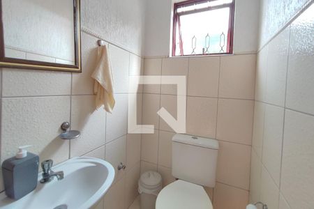 Casa à venda com 326m², 3 quartos e 2 vagasBanheiro de Serviço