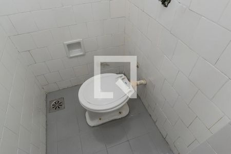 Banheiro de Serviço de apartamento para alugar com 3 quartos, 70m² em Olaria, Rio de Janeiro