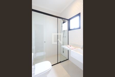 Casa à venda com 189m², 2 quartos e 3 vagasBanheiro da Suíte 2