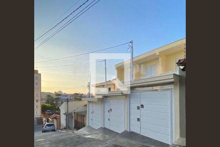 Casa à venda com 3 quartos, 110m² em Vila Marari, São Paulo