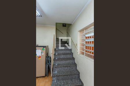 Casa à venda com 160m², 3 quartos e 3 vagasEscada