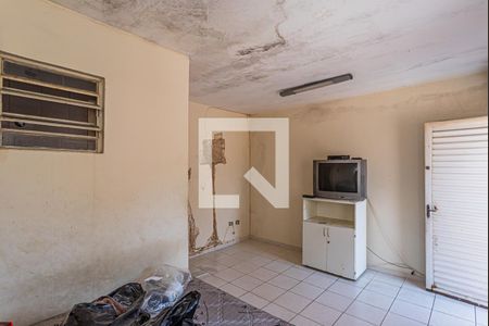 Casa à venda com 160m², 3 quartos e 3 vagasSuite - edícula