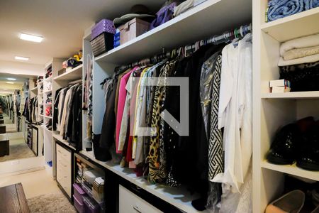 Casa à venda com 340m², 3 quartos e 3 vagasCloset da Suíte 1