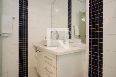 Casa à venda com 340m², 3 quartos e 3 vagasBanheiro da Suíte 2