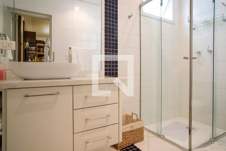 Casa à venda com 340m², 3 quartos e 3 vagasBanheiro da Suíte 2