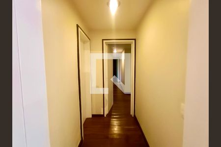Apartamento à venda com 180m², 4 quartos e 1 vagaCorredor