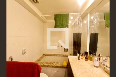 Apartamento à venda com 180m², 4 quartos e 1 vagaSuíte banheiro