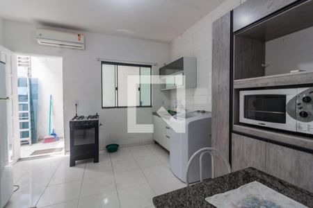 Cozinha de apartamento para alugar com 1 quarto, 35m² em Forquilhinha, São José