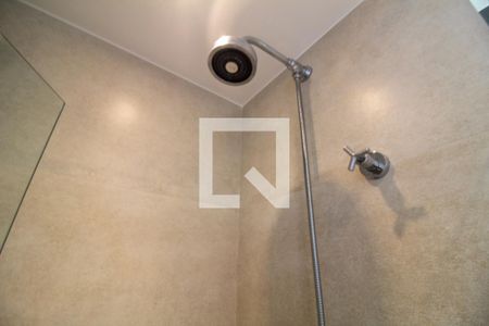 Banheiro de kitnet/studio à venda com 1 quarto, 33m² em Santo Amaro, São Paulo