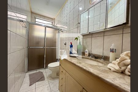 Casa à venda com 190m², 4 quartos e 3 vagasBanheiro 