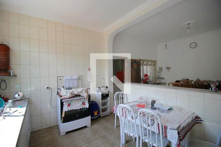 Casa à venda com 385m², 6 quartos e 1 vagaCozinha – 2º piso