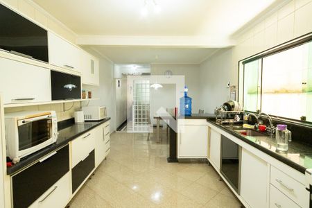 Casa à venda com 270m², 4 quartos e 2 vagasCozinha 