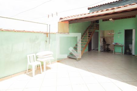 Casa à venda com 270m², 4 quartos e 2 vagasÁrea externa