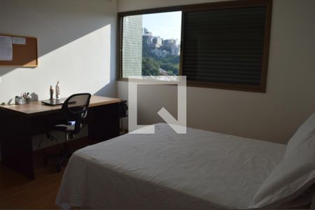 Quarto 1 de apartamento para alugar com 4 quartos, 230m² em Estoril, Belo Horizonte