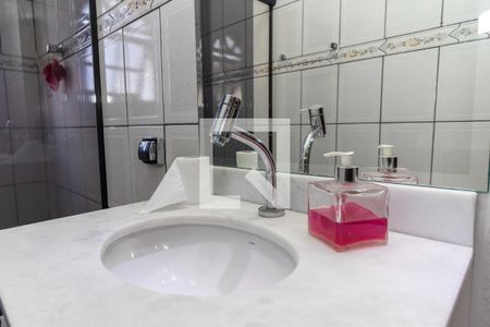 Casa à venda com 160m², 3 quartos e 2 vagasBanheiro 2