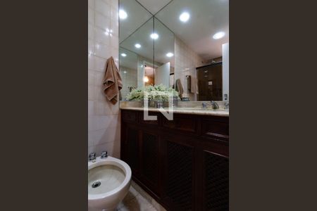 Detalhe do banheiro do suíte  de apartamento à venda com 2 quartos, 104m² em Copacabana, Rio de Janeiro