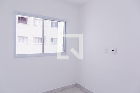 Quarto 1 de apartamento para alugar com 2 quartos, 34m² em Vila Pierina, São Paulo