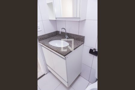 Banheiro de apartamento para alugar com 2 quartos, 34m² em Vila Pierina, São Paulo