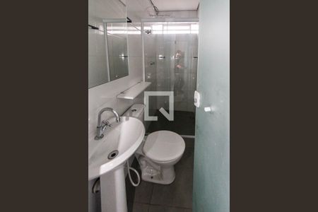 Banheiro de apartamento para alugar com 1 quarto, 46m² em Jardim Avelino, São Paulo