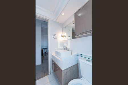Apartamento para alugar com 61m², 2 quartos e 2 vagas Apartamento para alugar com 61m², 2 quartos e 2 vagasBanheiro