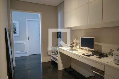 Apartamento à venda com 280m², 4 quartos e 2 vagasEscritório