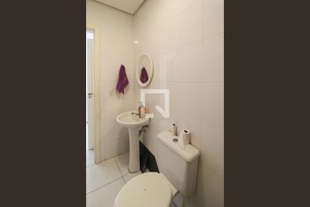 Casa à venda com 232m², 3 quartos e 2 vagas Casa à venda com 232m², 3 quartos e 2 vagasBanheiro da Área de Serviço