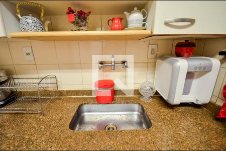 Apartamento à venda com 75m², 2 quartos e sem vagaCozinha e Área de Serviço