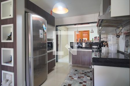 Casa à venda com 180m², 3 quartos e 3 vagas Casa à venda com 180m², 3 quartos e 3 vagasCozinha