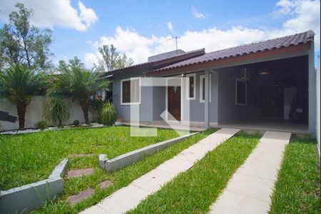 Casa à venda com 180m², 3 quartos e 3 vagas Casa à venda com 180m², 3 quartos e 3 vagasFachada