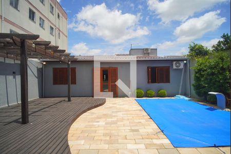 Casa à venda com 180m², 3 quartos e 3 vagas Casa à venda com 180m², 3 quartos e 3 vagasQuintal