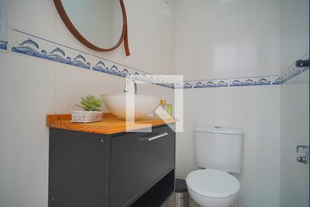 Casa à venda com 180m², 3 quartos e 3 vagas Casa à venda com 180m², 3 quartos e 3 vagasLavabo