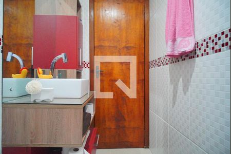 Casa à venda com 180m², 3 quartos e 3 vagas Casa à venda com 180m², 3 quartos e 3 vagasBanheiro