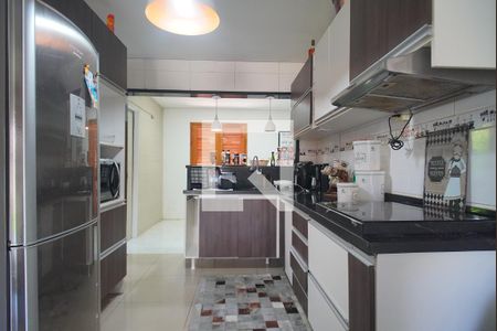 Casa à venda com 180m², 3 quartos e 3 vagas Casa à venda com 180m², 3 quartos e 3 vagasCozinha