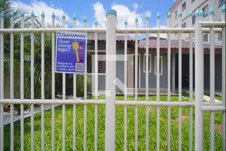 Casa à venda com 180m², 3 quartos e 3 vagas Casa à venda com 180m², 3 quartos e 3 vagasFachada