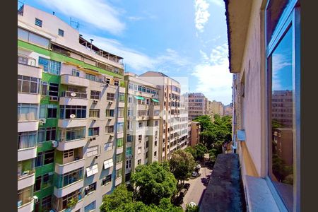 Sala vista  de apartamento à venda com 4 quartos, 185m² em Copacabana, Rio de Janeiro
