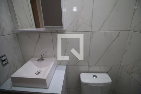 Banheiro de apartamento para alugar com 2 quartos, 46m² em Ramos, Rio de Janeiro