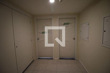Fachada do apartamento de apartamento para alugar com 2 quartos, 46m² em Ramos, Rio de Janeiro