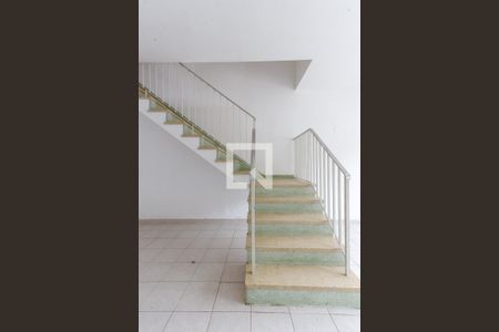 Escada Quartos de casa para alugar com 3 quartos, 100m² em Horto Florestal, São Paulo