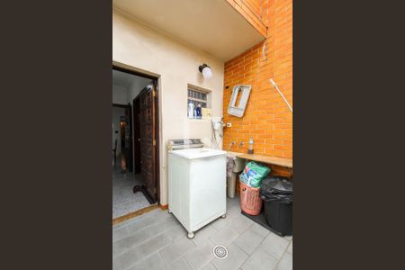 Casa à venda com 300m², 3 quartos e 4 vagasÁrea de Serviço 1