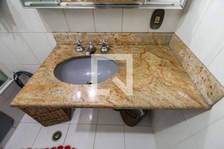 Casa à venda com 300m², 3 quartos e 4 vagasBanheiro da Suíte