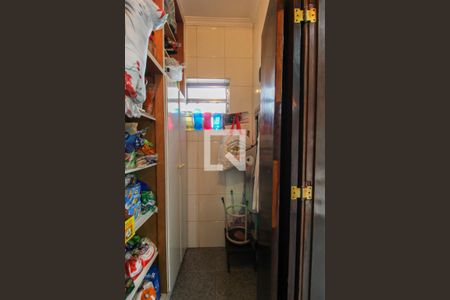 Casa à venda com 300m², 3 quartos e 4 vagasDespensa