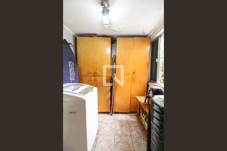 Casa à venda com 300m², 3 quartos e 4 vagasÁrea de Serviço 2