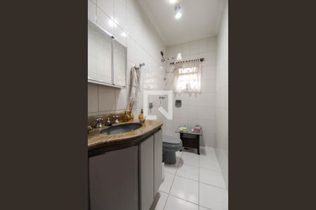 Casa à venda com 300m², 3 quartos e 4 vagasBanheiro Social 2