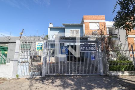 Casa à venda com 243m², 3 quartos e 3 vagasFachada