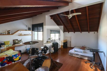Casa à venda com 243m², 3 quartos e 3 vagasTerraço
